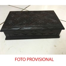 caja rectangular marrón
